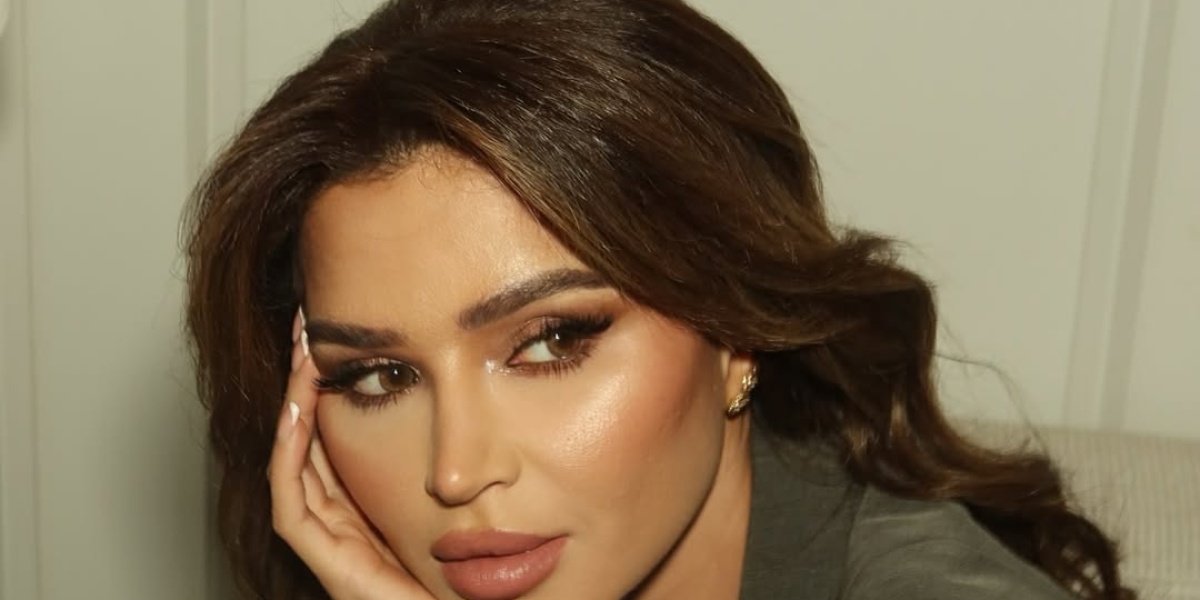 مجموعة مكياج مع حقيبة مستحضرات التجميل main image 1